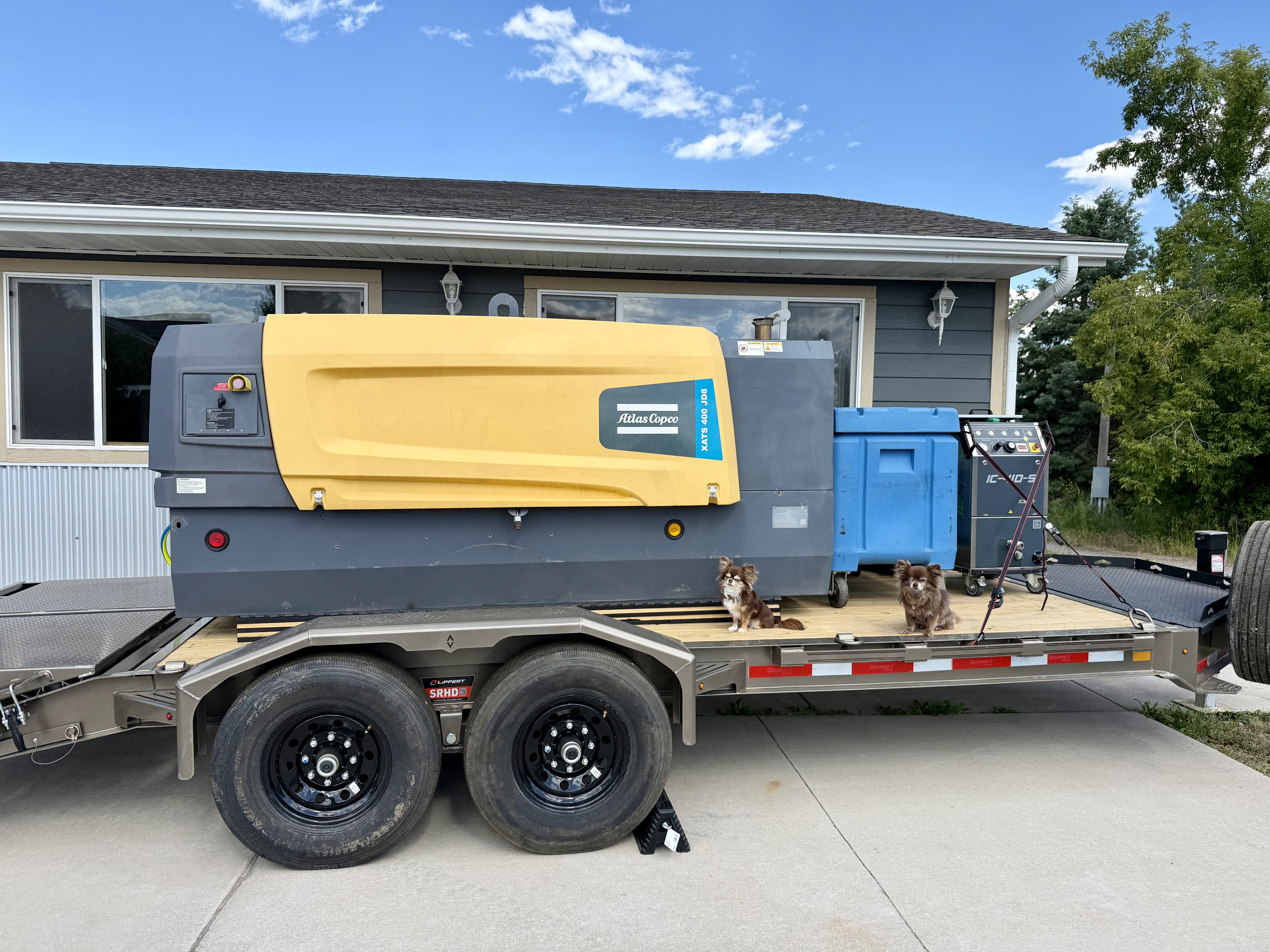 Atlas Copco XATS 400 mobile compressor on trailer