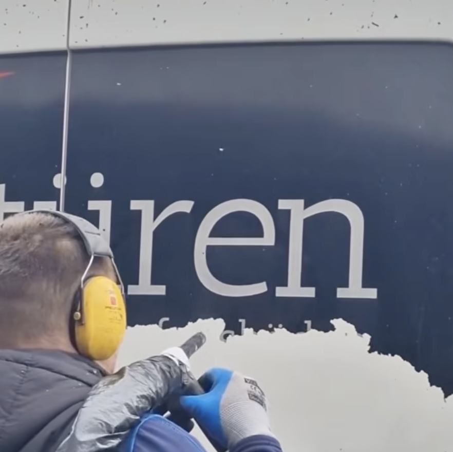 Large vinyl fleet lettering removed by dry ice blasting without paint damage